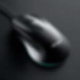 Sleek design of Amazon Basics Mouse showcasing its ergonomic features